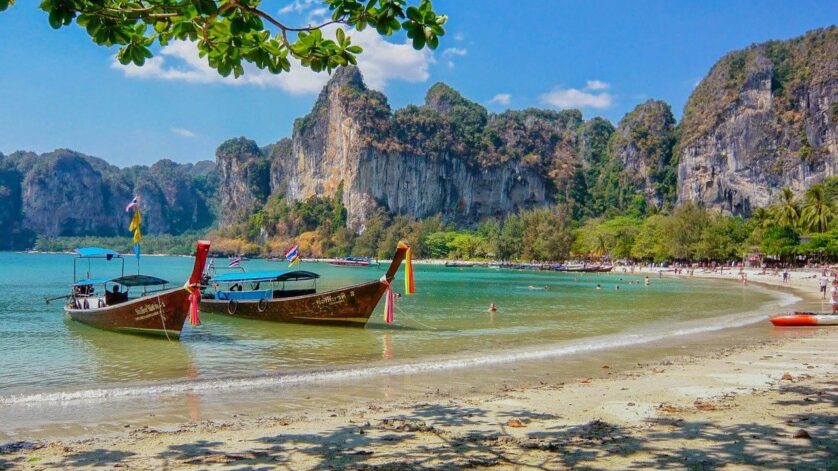 Koh Phi Phi beach